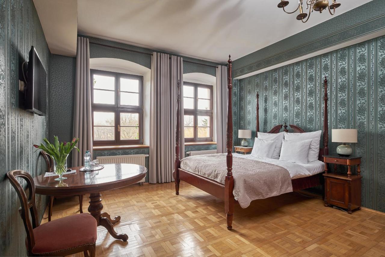Boutique Palac Warmatowice Sienkiewiczowskie Legnica Ngoại thất bức ảnh