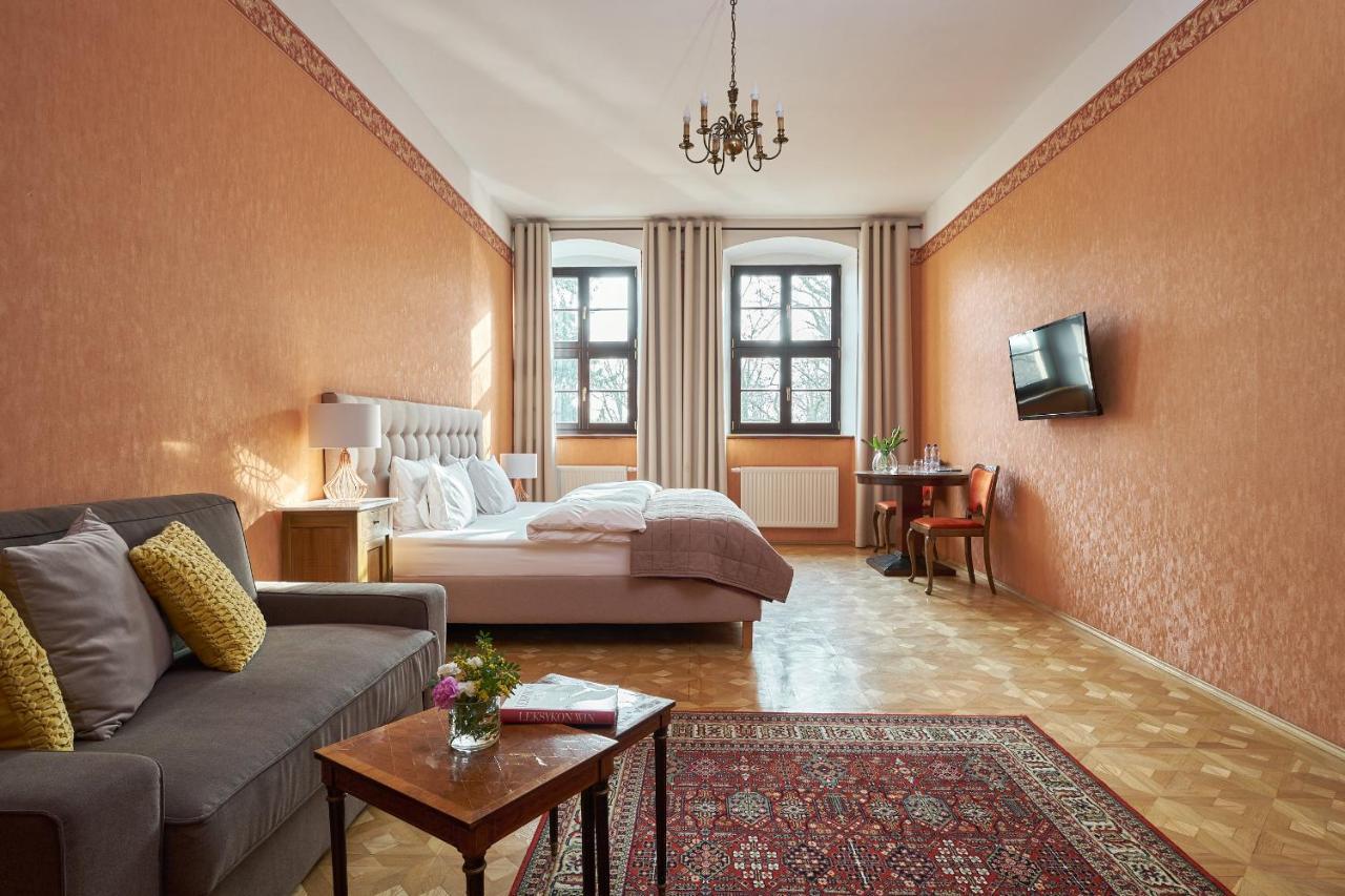 Boutique Palac Warmatowice Sienkiewiczowskie Legnica Ngoại thất bức ảnh