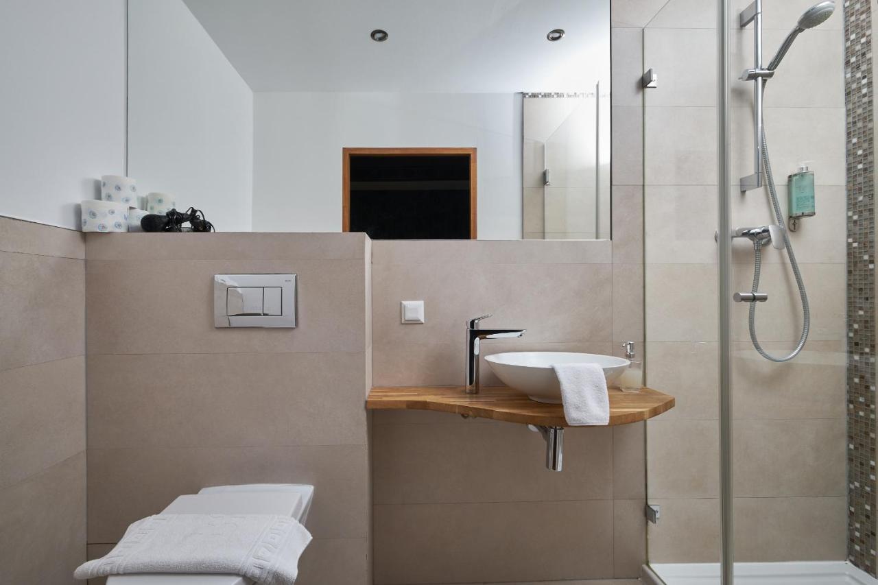 Boutique Palac Warmatowice Sienkiewiczowskie Legnica Ngoại thất bức ảnh